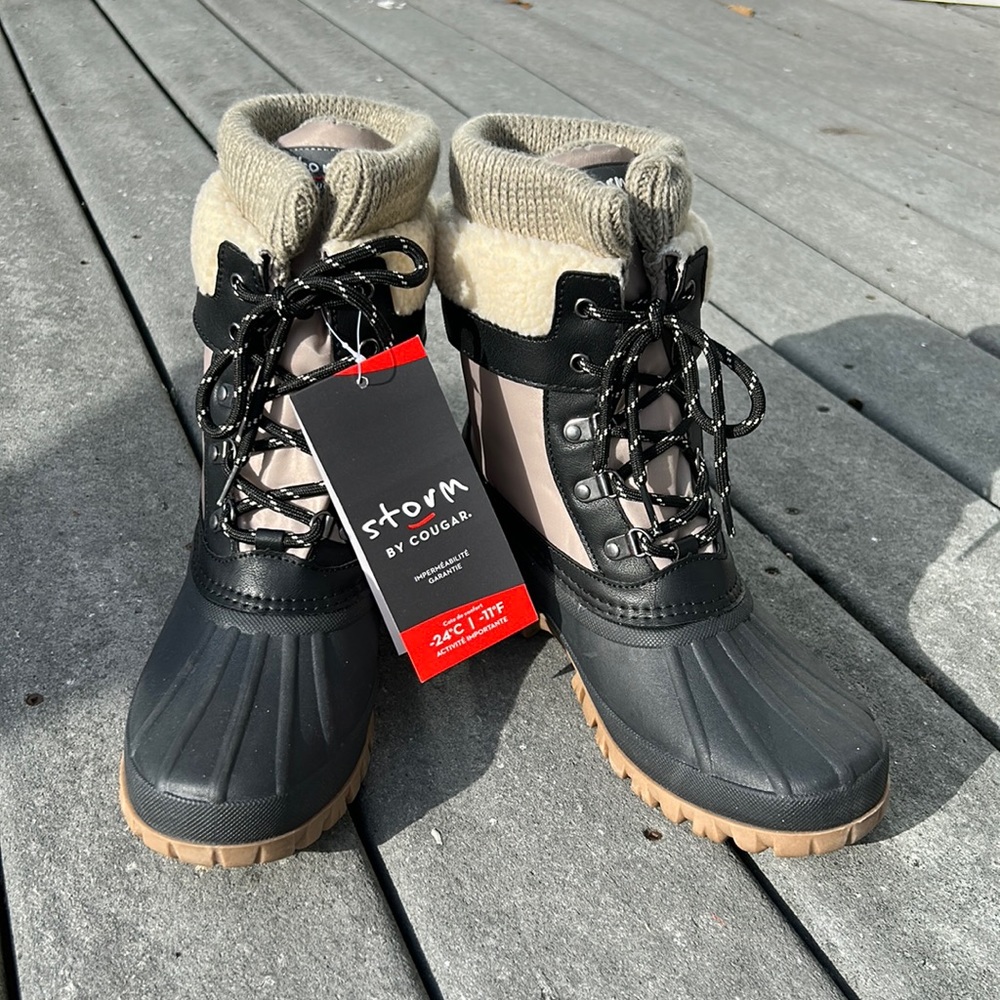 NWT! Ladies size 10 Cougar storm insulated waterproof all-weather winter boots